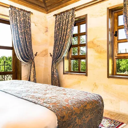 Flavia Cappadocia אוצ'יסר